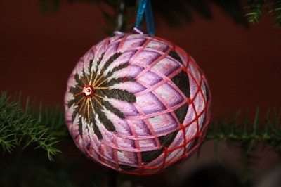 Haftowane bombki